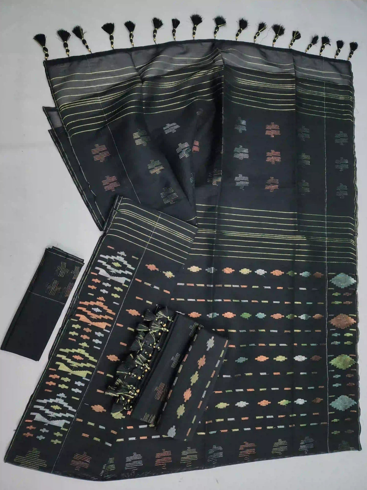 Black Jamdani With Blouse And Tarcel
