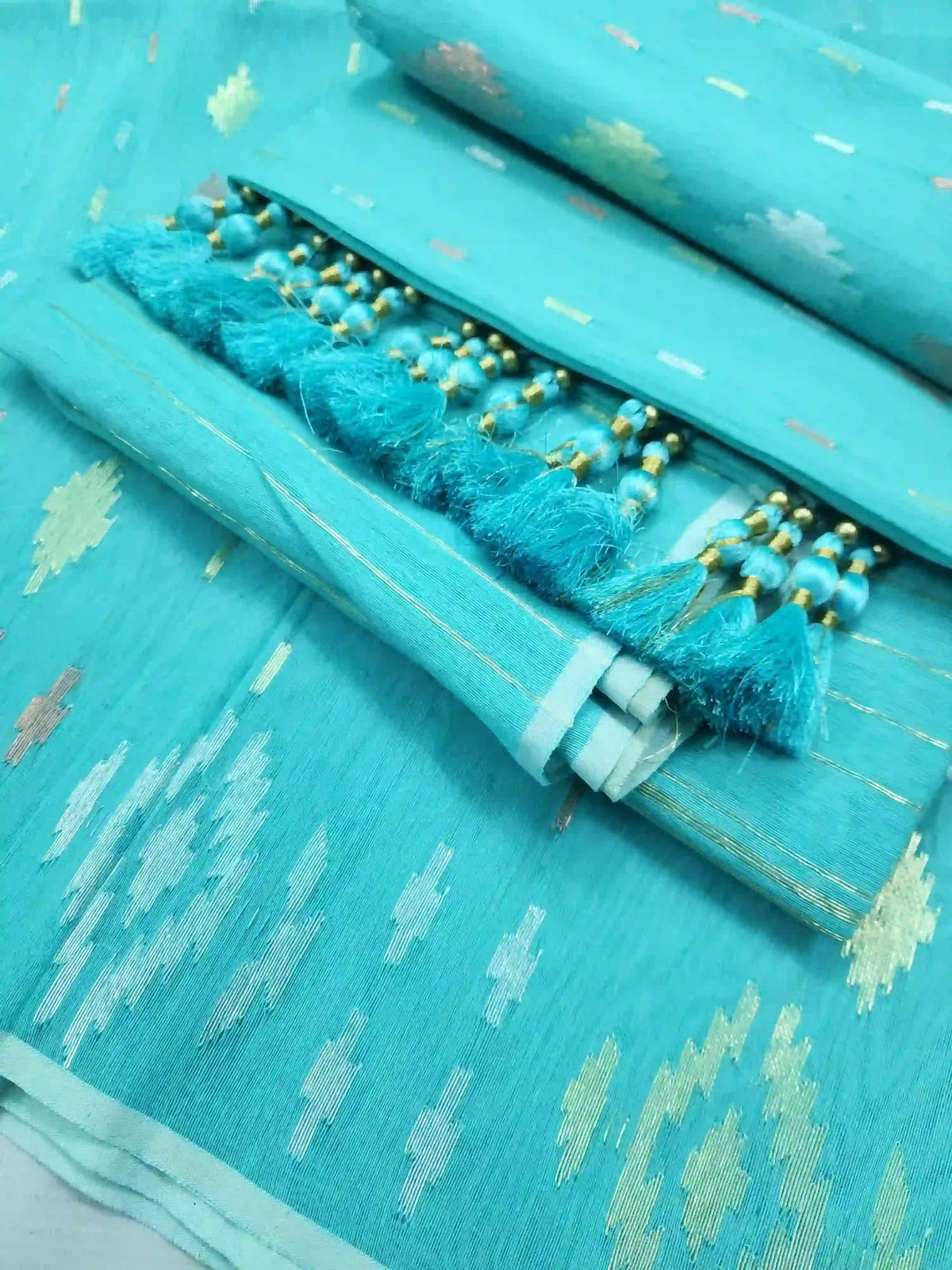 Lite Sky Blue Jamdani With Blouse And Tarcel