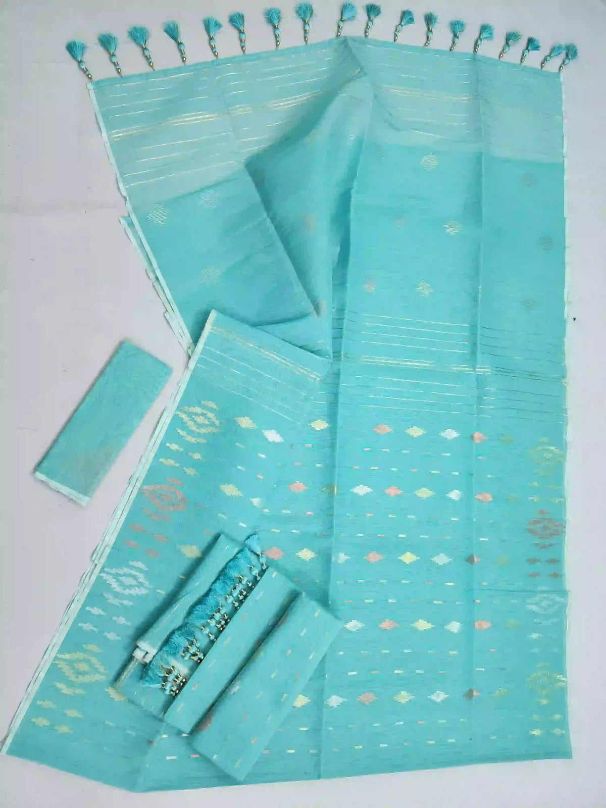 Lite Sky Blue Jamdani With Blouse And Tarcel