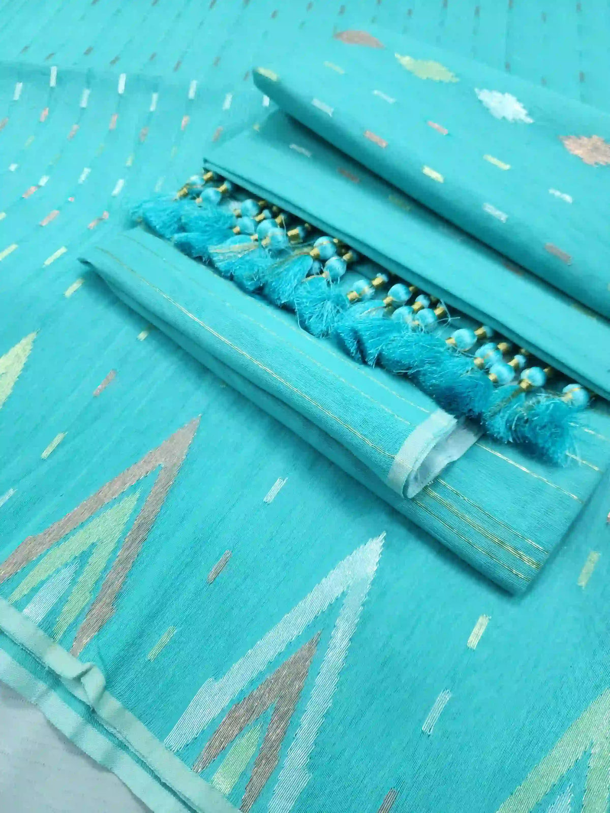 Lite Sky Blue Jamdani With Blouse And Tarcel