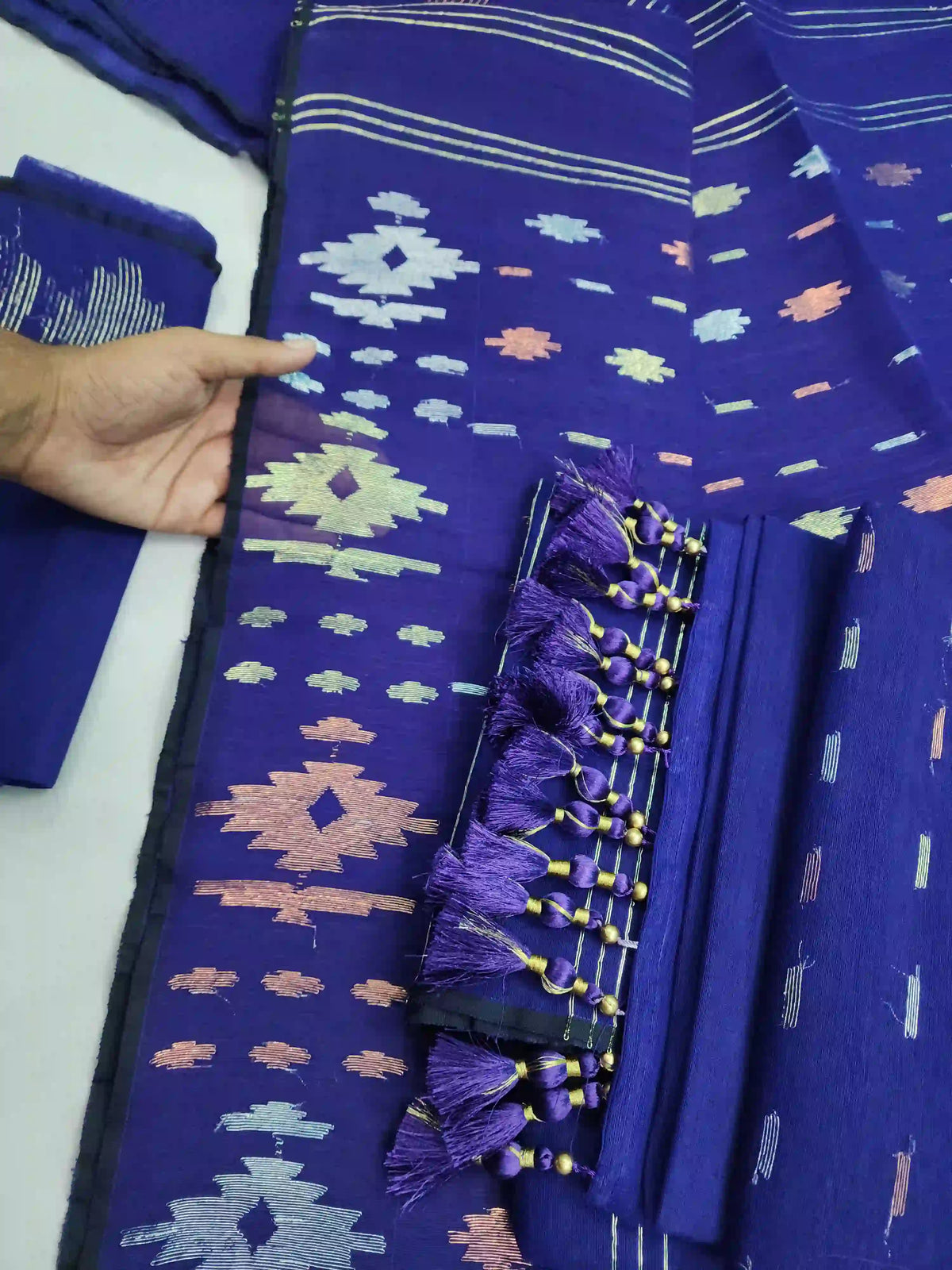 Blue  Jamdani With Blouse And Tarcel
