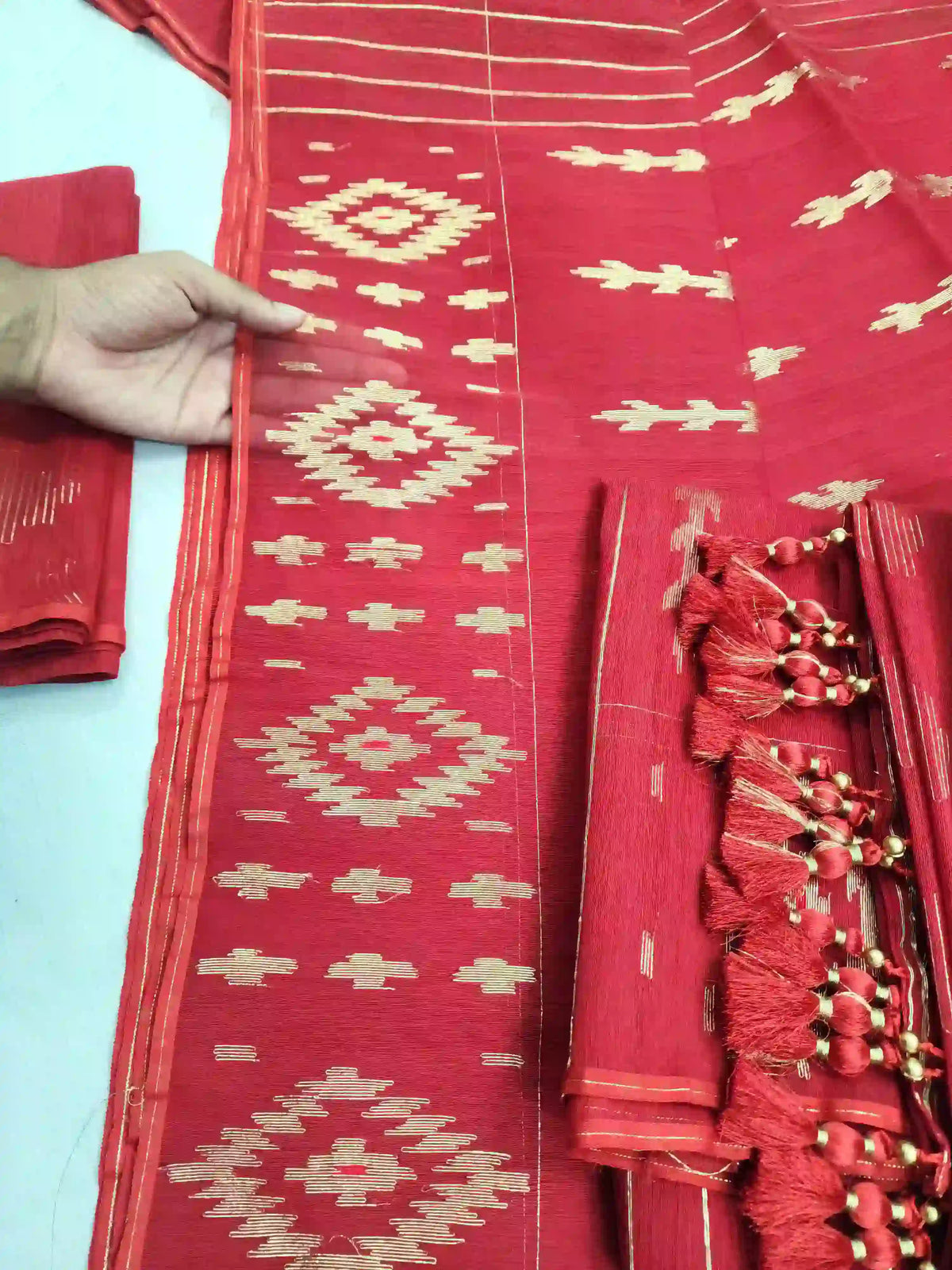 Red  Jamdani With Blouse And Tarcel