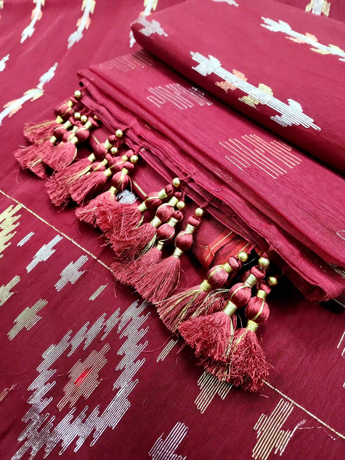 Maroon Jamdani With Blouse And Tarcel