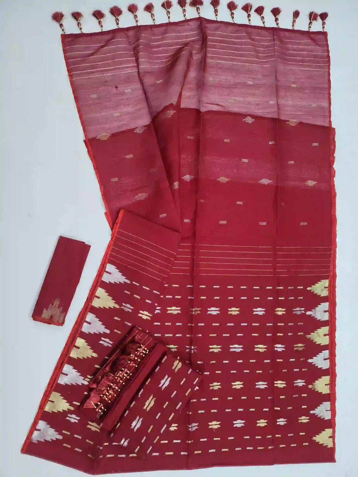 Maroon Jamdani With Blouse And Tarcel